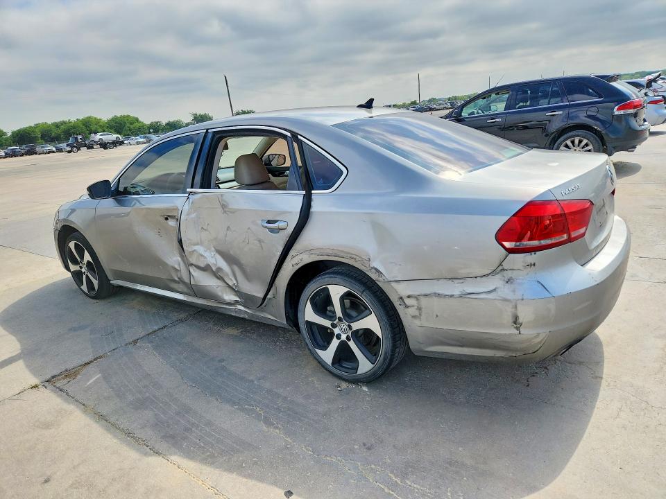 55812176 :رقم المزاد ، 1VWBN7A31DC033666 vin ، 2013 Volkswagen Passat مزاد بيع