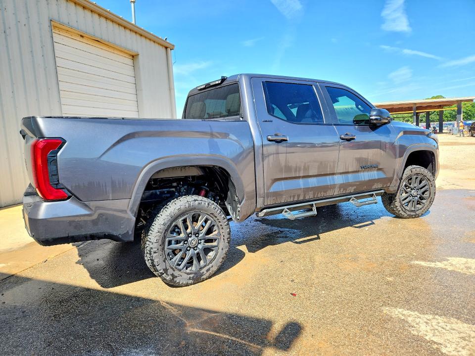 Продажа на аукционе авто 2025 Toyota Tundra, vin: 5TFWA5DB8SX320113, номер лота: 56709346
