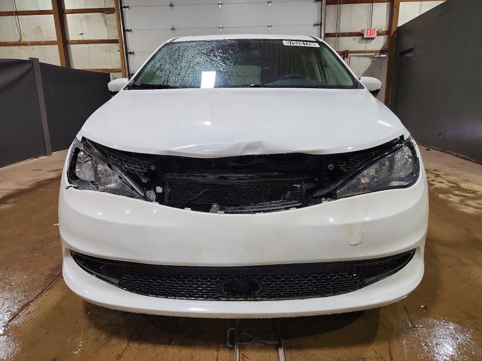 2022 Chrysler Voyager მანქანა იყიდება აუქციონზე, vin: 2C4RC1CG8NR208833, აუქციონის ნომერი: 57026126