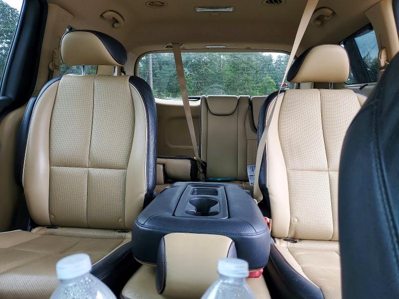 59142546 :رقم المزاد ، KNDMC5C17F6046571 vin ، 2015 Kia Sedona مزاد بيع