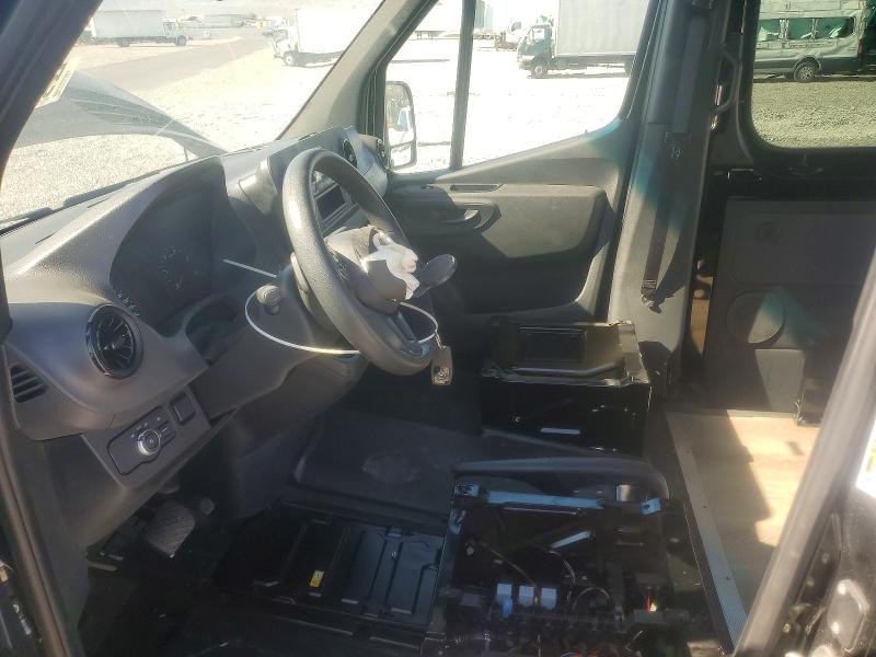 56242606 :رقم المزاد ، W1Z4EFHY8NP516936 vin ، 2022 Mercedes Benz Sprinter مزاد بيع
