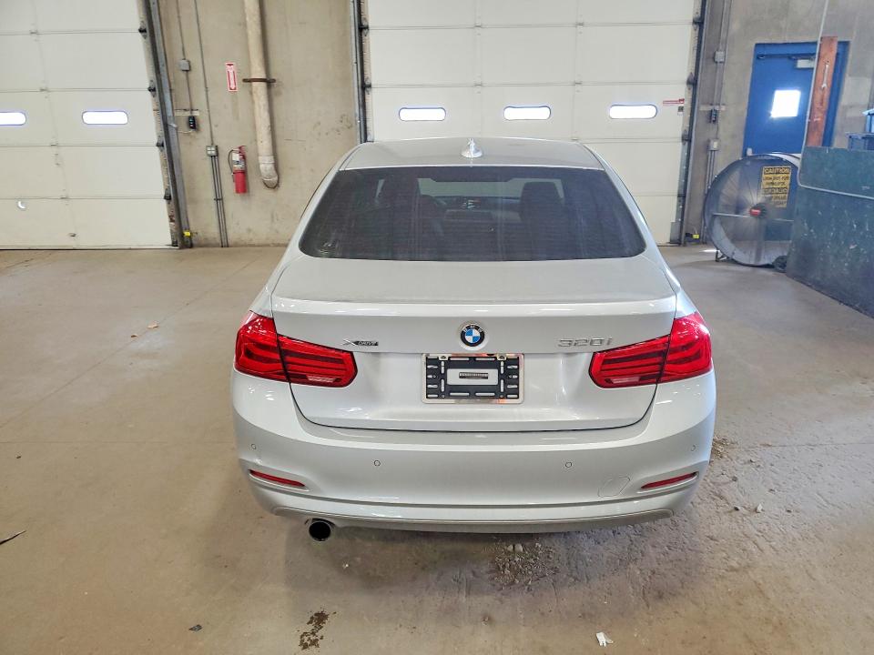 2016 Bmw 320 მანქანა იყიდება აუქციონზე, vin: WBA8E5G58GNT41014, აუქციონის ნომერი: 55854296