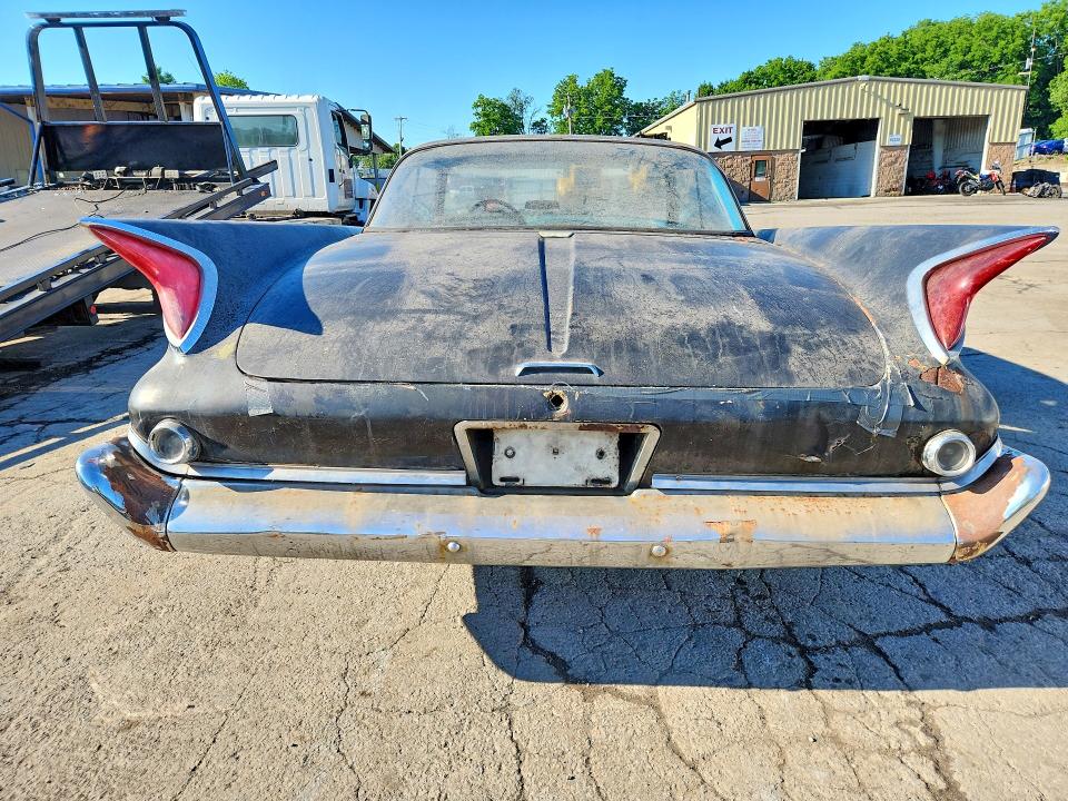 1960 Chrysler New Yorker მანქანა იყიდება აუქციონზე, vin: 8103115967, აუქციონის ნომერი: 58851106