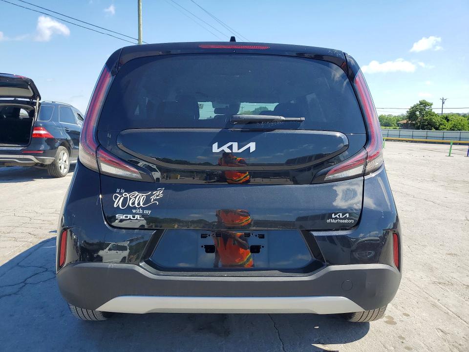 57511676 :رقم المزاد ، KNDJ23AU4P7886505 vin ، 2023 Kia Soul مزاد بيع