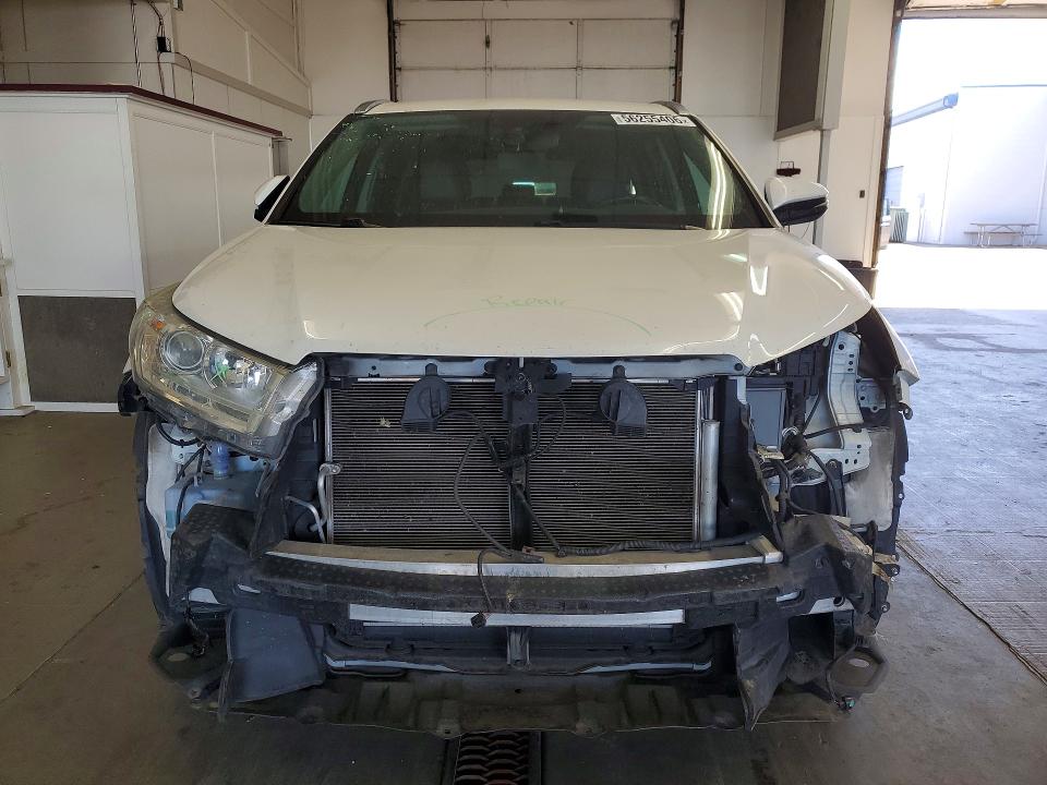 2018 Toyota Highlander მანქანა იყიდება აუქციონზე, vin: 5TDJZRFH0JS884984, აუქციონის ნომერი: 56255406