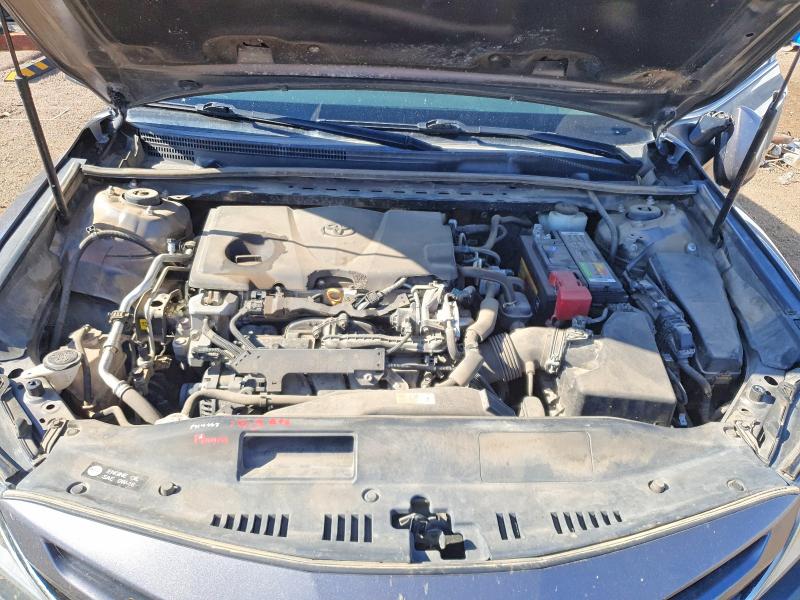 58267846 :رقم المزاد ، 4T1B11HK6JU649227 vin ، 2018 Toyota Camry مزاد بيع