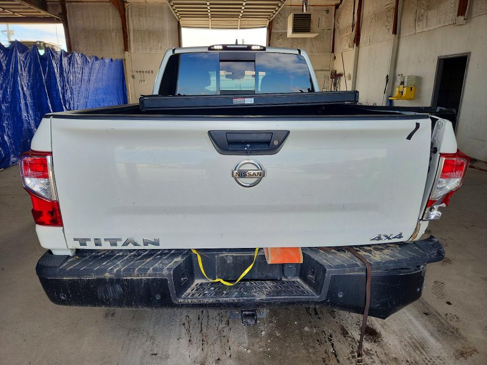 56785506 :رقم المزاد ، 1N6AA1CC3NN107063 vin ، 2022 Nissan Titan مزاد بيع