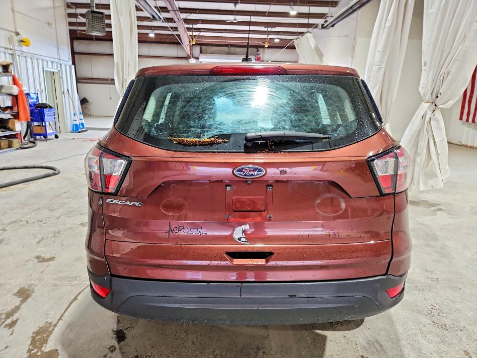 57565216 :رقم المزاد ، 1FMCU0F76JUB07131 vin ، 2018 Ford Escape مزاد بيع