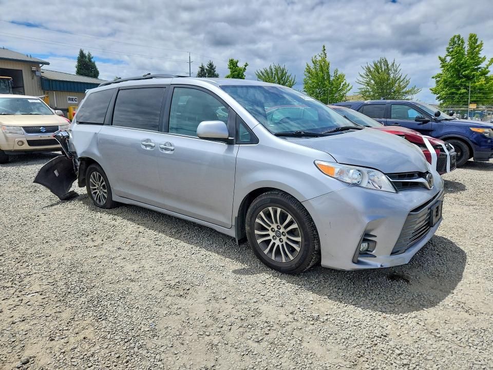 Продажа на аукционе авто 2018 Toyota Sienna, vin: 5TDYZ3DC7JS944665, номер лота: 54873526