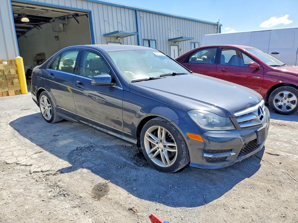 2013 Mercedes-benz C მანქანა იყიდება აუქციონზე, vin: WDDGF8AB4DR296109, აუქციონის ნომერი: 54774416