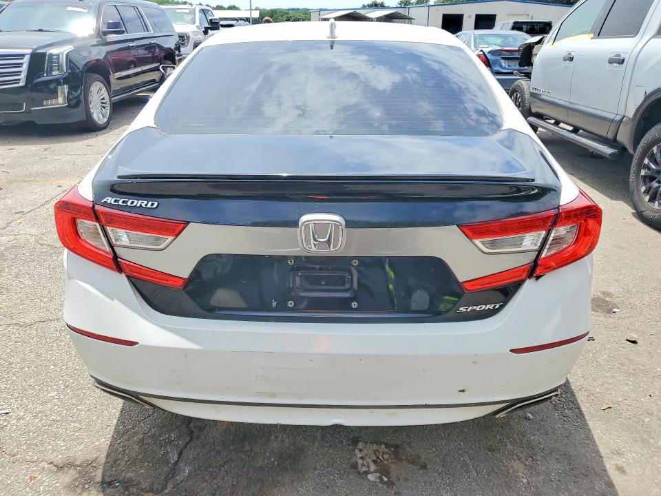 Продаж на аукціоні авто 2018 Honda Accord, vin: 1HGCV1F32JA175420, номер лоту: 56813436