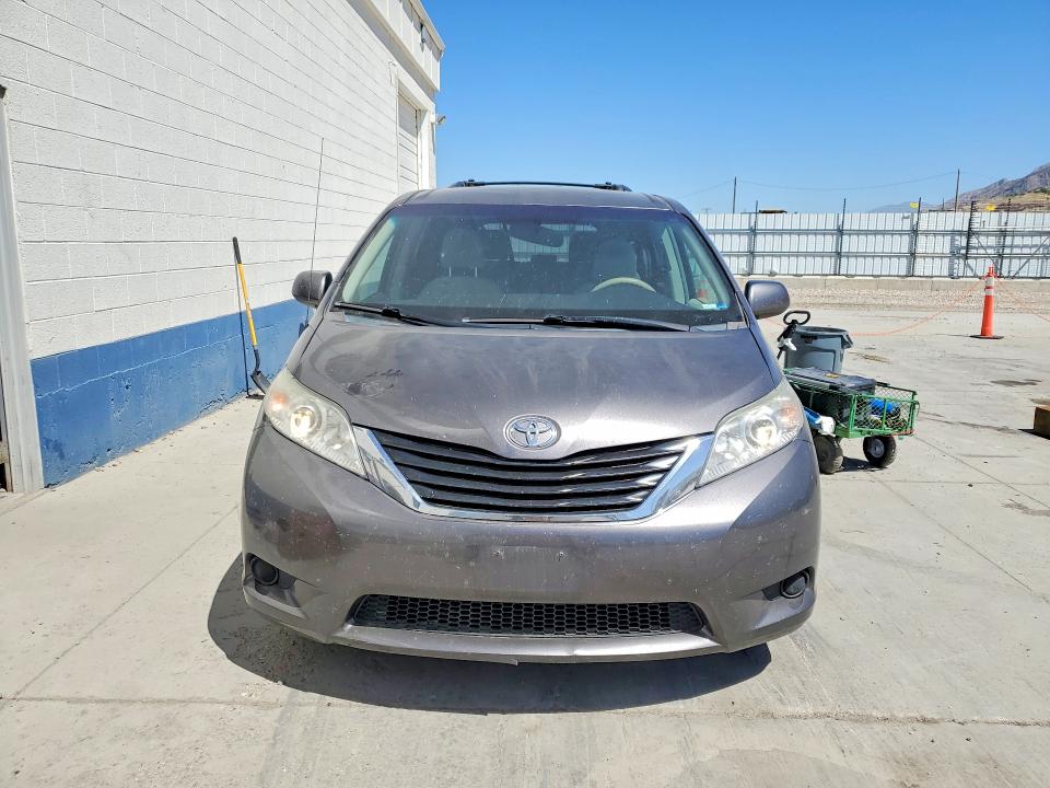 Продажа на аукционе авто 2011 Toyota Sienna, vin: 5TDKK3DC4BS092898, номер лота: 56049116