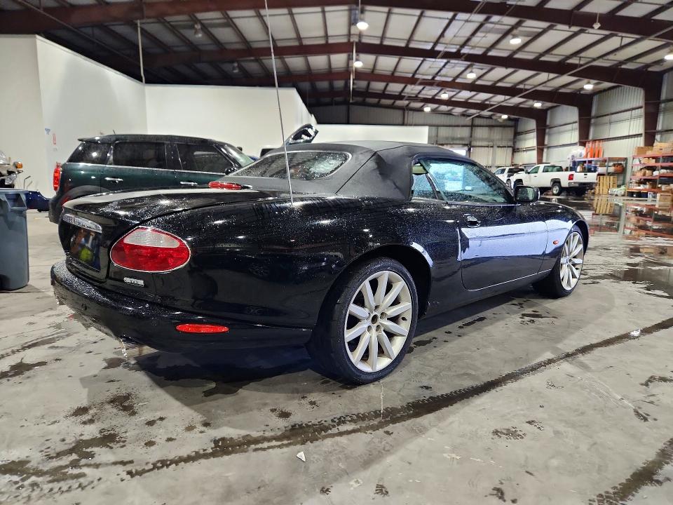 2004 Jaguar Xk8 მანქანა იყიდება აუქციონზე, vin: SAJDA42C142A37702, აუქციონის ნომერი: 59628736