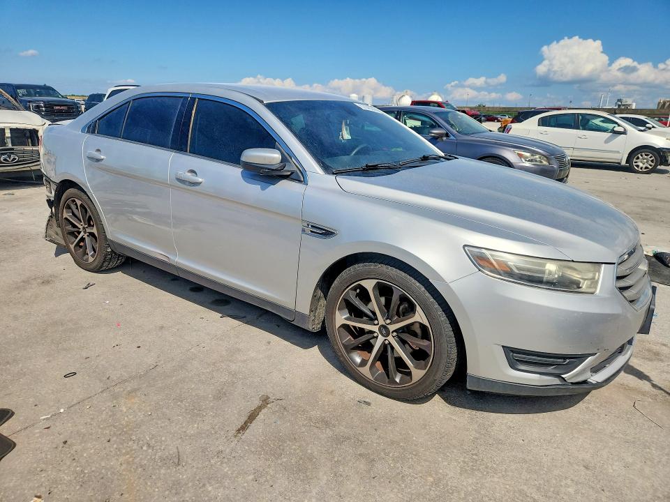 57045046 :رقم المزاد ، 1FAHP2E87FG174887 vin ، 2015 Ford Taurus مزاد بيع
