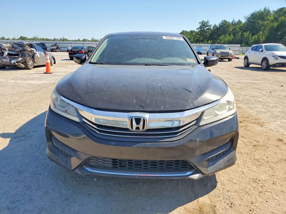 55807126 :رقم المزاد ، 1HGCR2F37HA205032 vin ، 2017 Honda Accord مزاد بيع