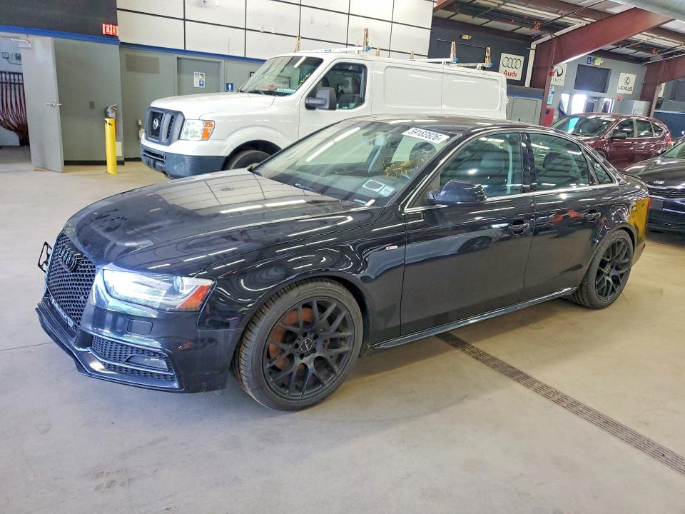 59182826 :رقم المزاد ، WAUFFAFL5FN012346 vin ، 2015 Audi A4 مزاد بيع