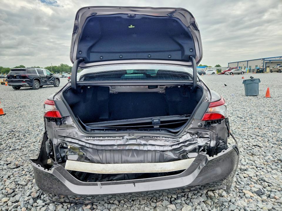 Продажа на аукционе авто 2022 Toyota Camry, vin: 4T1G11AK5NU618301, номер лота: 55544176