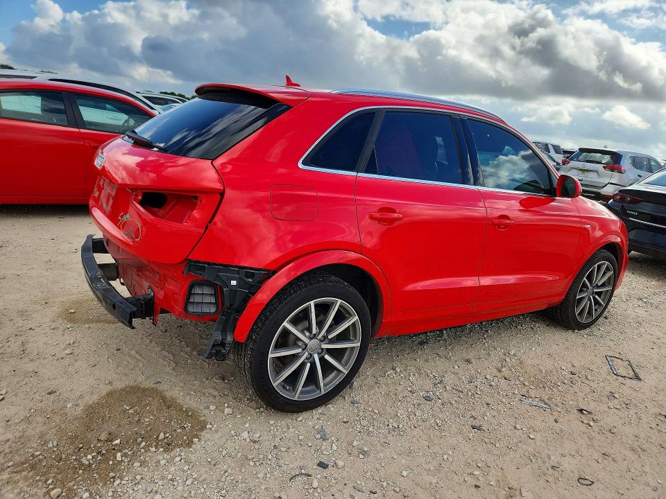 56143706 :رقم المزاد ، WA1JCCFS5JR026039 vin ، 2018 Audi Q3 مزاد بيع