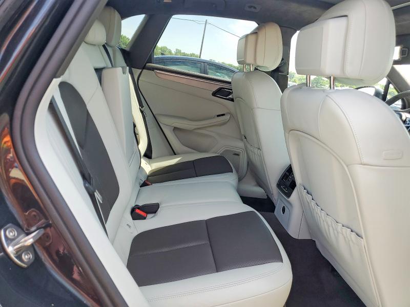 58624296 :رقم المزاد ، WP1AF2A5XMLB60544 vin ، 2021 Porsche Macan مزاد بيع