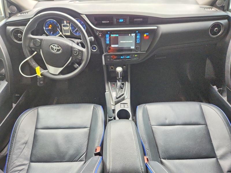 58561526 :رقم المزاد ، 2T1BURHE7JC029617 vin ، 2018 Toyota Corolla مزاد بيع
