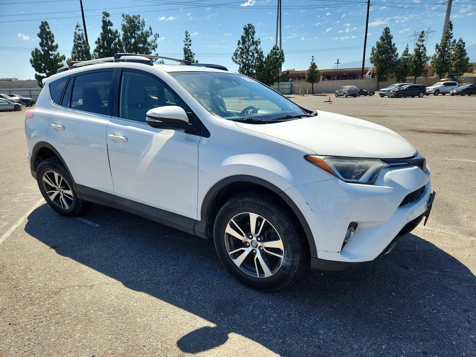 57508076 :رقم المزاد ، JTMWFREV3HD093974 vin ، 2017 Toyota Rav4 مزاد بيع