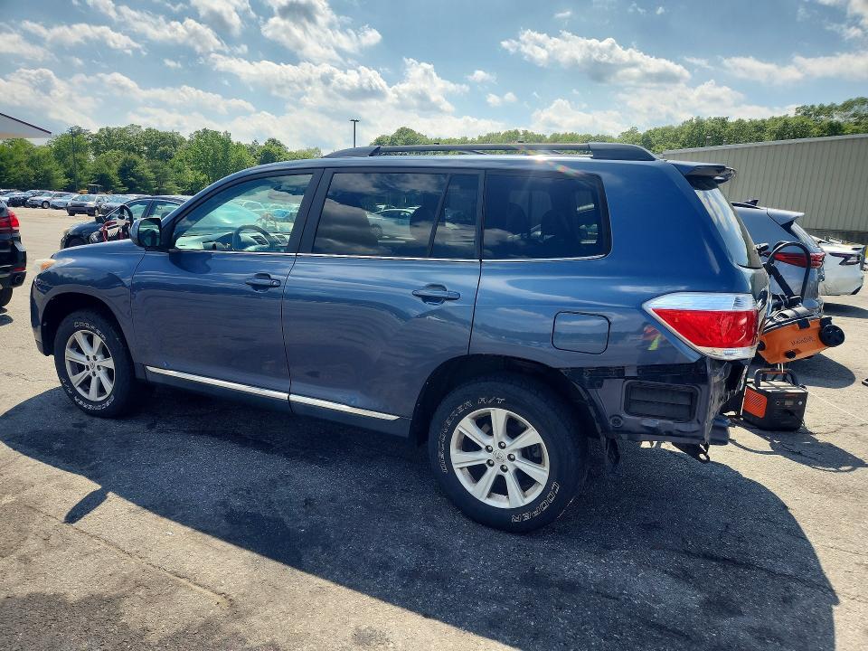 2013 Toyota Highlander მანქანა იყიდება აუქციონზე, vin: 5TDBK3EH3DS235465, აუქციონის ნომერი: 56815376