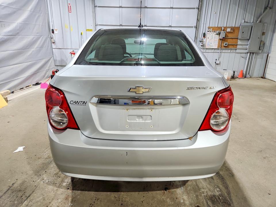 56026606 :رقم المزاد ، 1G1JC5SH9F4175739 vin ، 2015 Chevrolet Sonic مزاد بيع