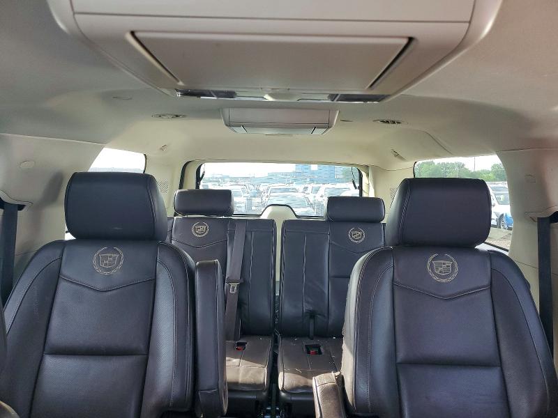 55711886 :رقم المزاد ، 1GYS4KEF8BR260418 vin ، 2011 Cadillac Escalade مزاد بيع