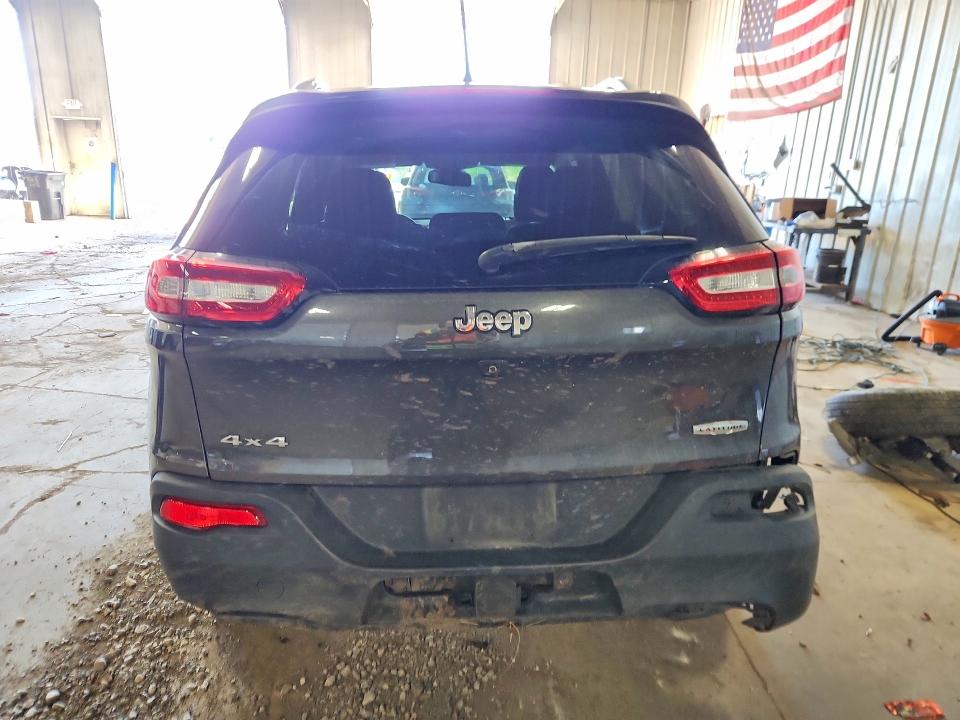 58246646 :رقم المزاد ، 1C4PJMCSXHW636093 vin ، 2017 Jeep Cherokee مزاد بيع
