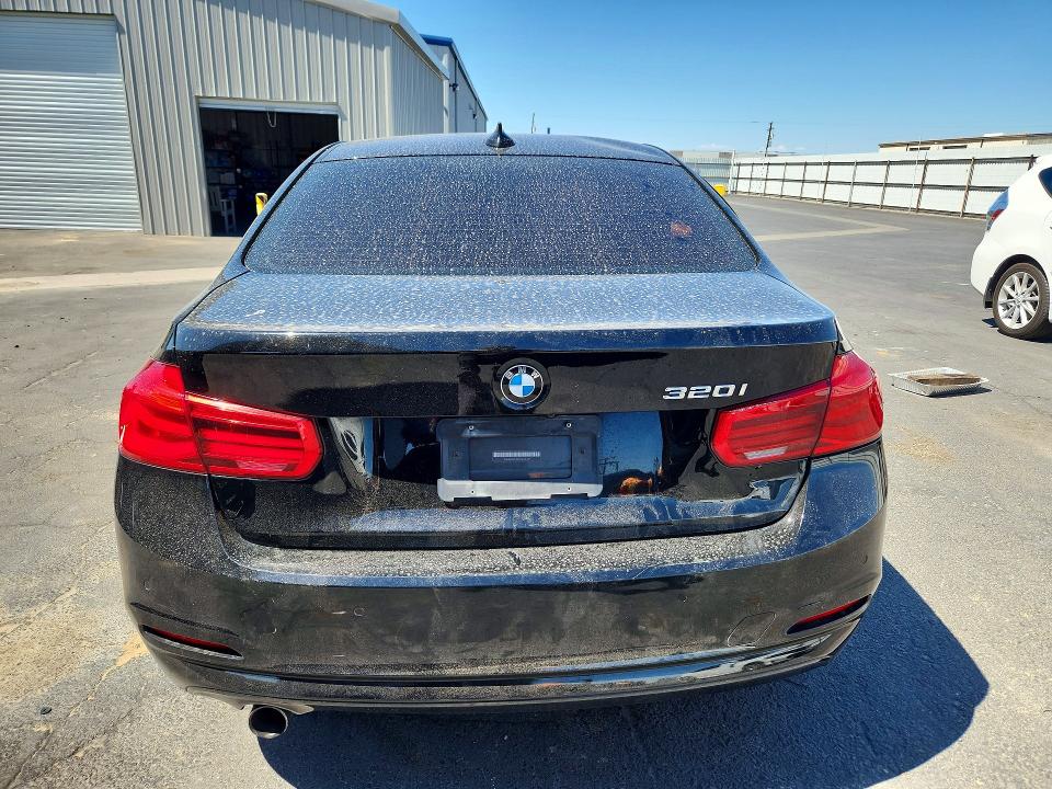 Продаж на аукціоні авто 2017 Bmw 320, vin: WBA8E1G3XHNU16417, номер лоту: 55640336