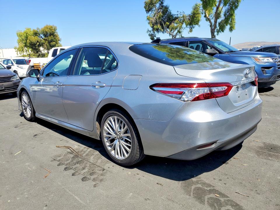 Продаж на аукціоні авто 2018 Toyota Camry, vin: 4T1B11HK4JU058474, номер лоту: 55448296
