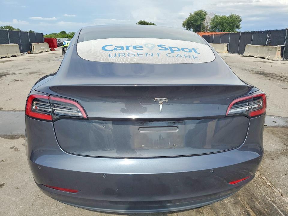 58072446 :رقم المزاد ، 5YJ3E1EA1JF059616 vin ، 2018 Tesla Model 3 مزاد بيع