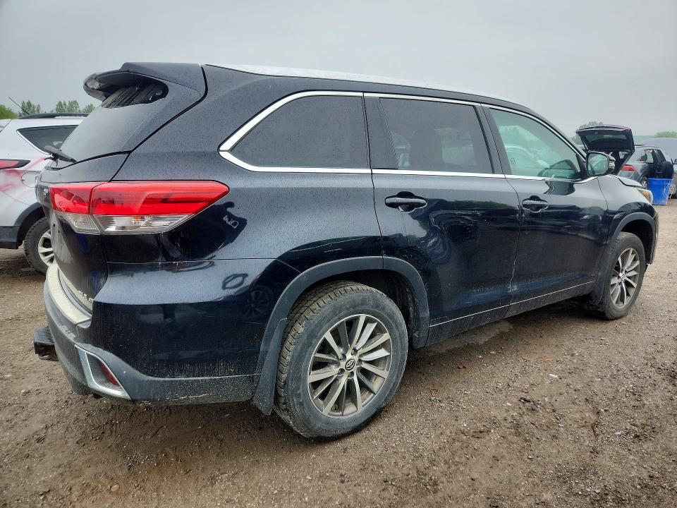 2017 Toyota Highlander მანქანა იყიდება აუქციონზე, vin: 5TDJZRFH6HS395175, აუქციონის ნომერი: 56746056