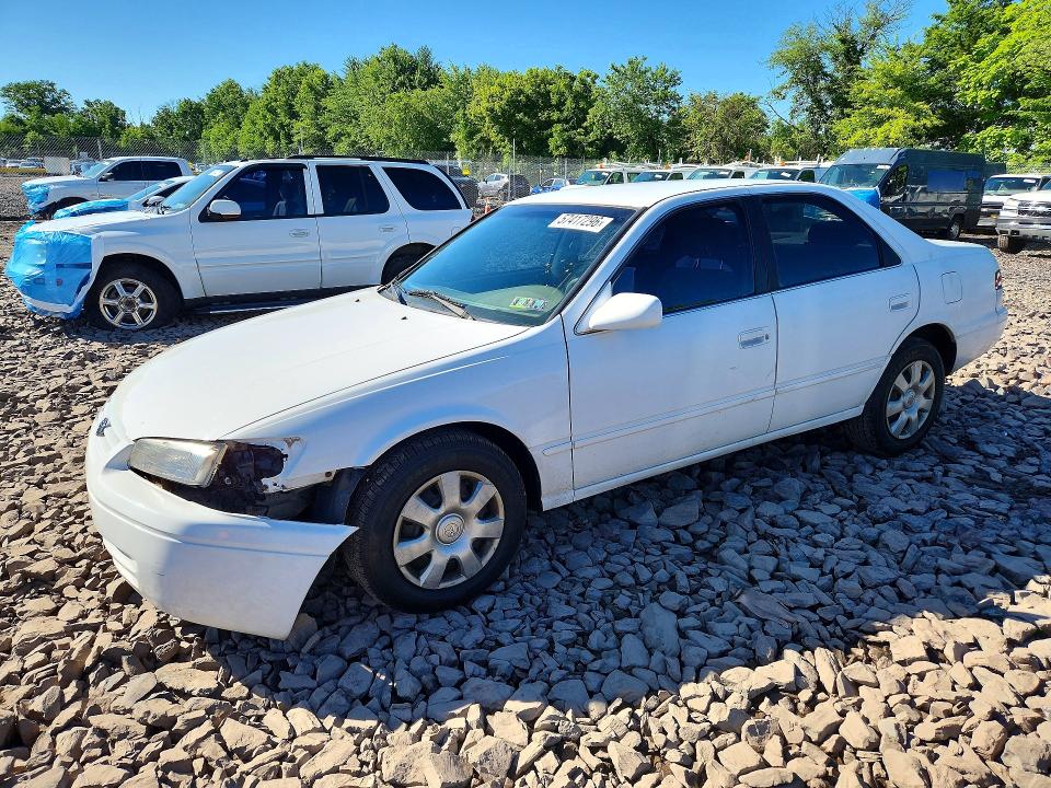 57417296 :رقم المزاد ، JT2BF22K7W0141232 vin ، 1998 Toyota Camry مزاد بيع