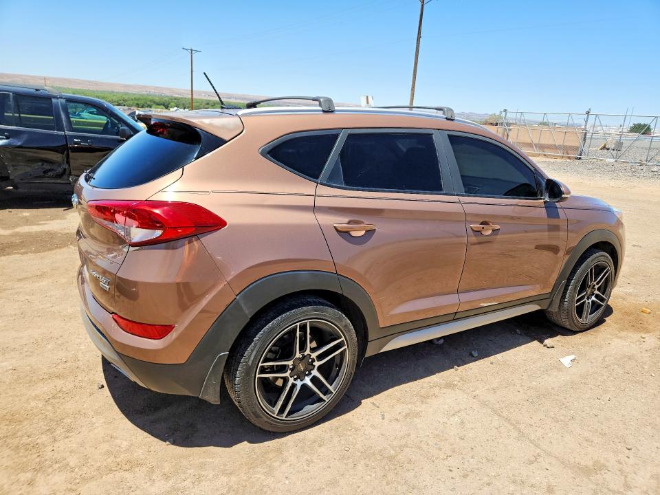 56685826 :رقم المزاد ، KM8J3CA2XHU314235 vin ، 2017 Hyundai Tucson مزاد بيع