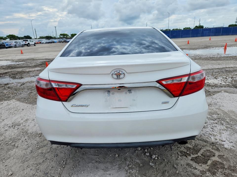 56935356 :رقم المزاد ، 4T1BF1FK6FU884562 vin ، 2015 Toyota Camry مزاد بيع