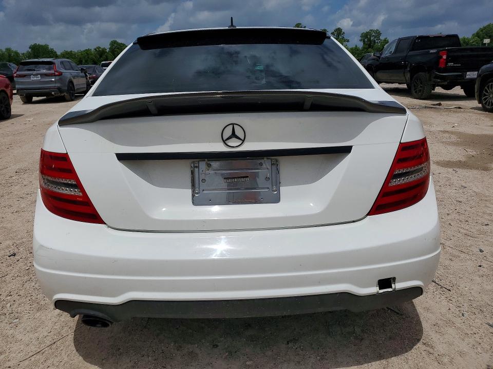 Продажа на аукционе авто 2013 Mercedes-benz C, vin: WDDGF4HB6DR287619, номер лота: 56663086