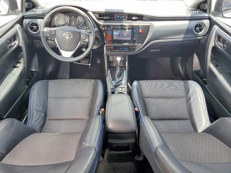 56118146 :رقم المزاد ، 5YFBURHE6JP822360 vin ، 2018 Toyota Corolla مزاد بيع