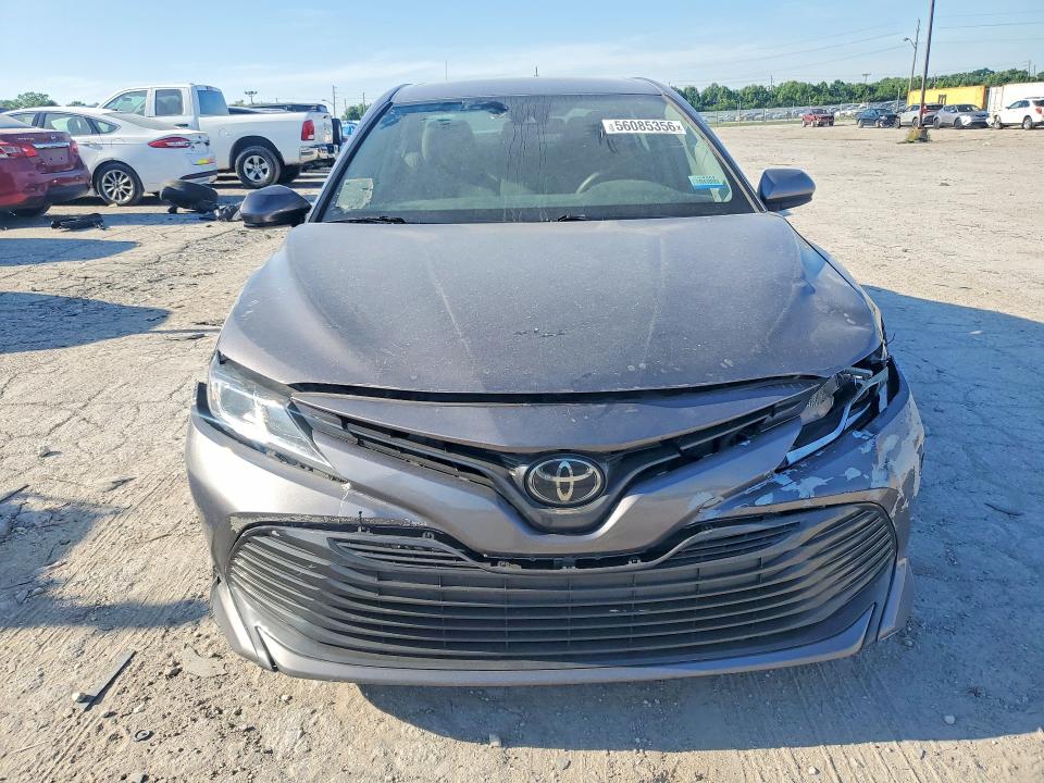 56085356 :رقم المزاد ، 4T1C11AK2LU929230 vin ، 2020 Toyota Camry مزاد بيع