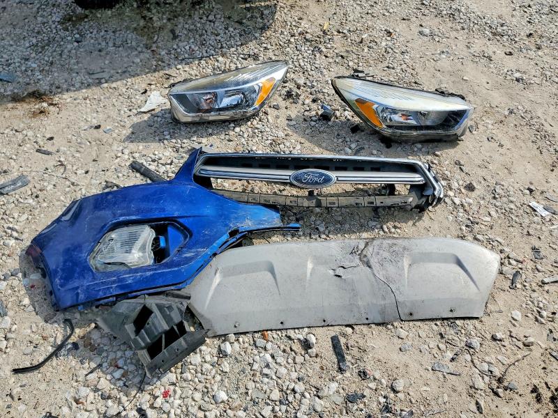 57160486 :رقم المزاد ، 1FMCU0GD0KUA71927 vin ، 2019 Ford Escape مزاد بيع