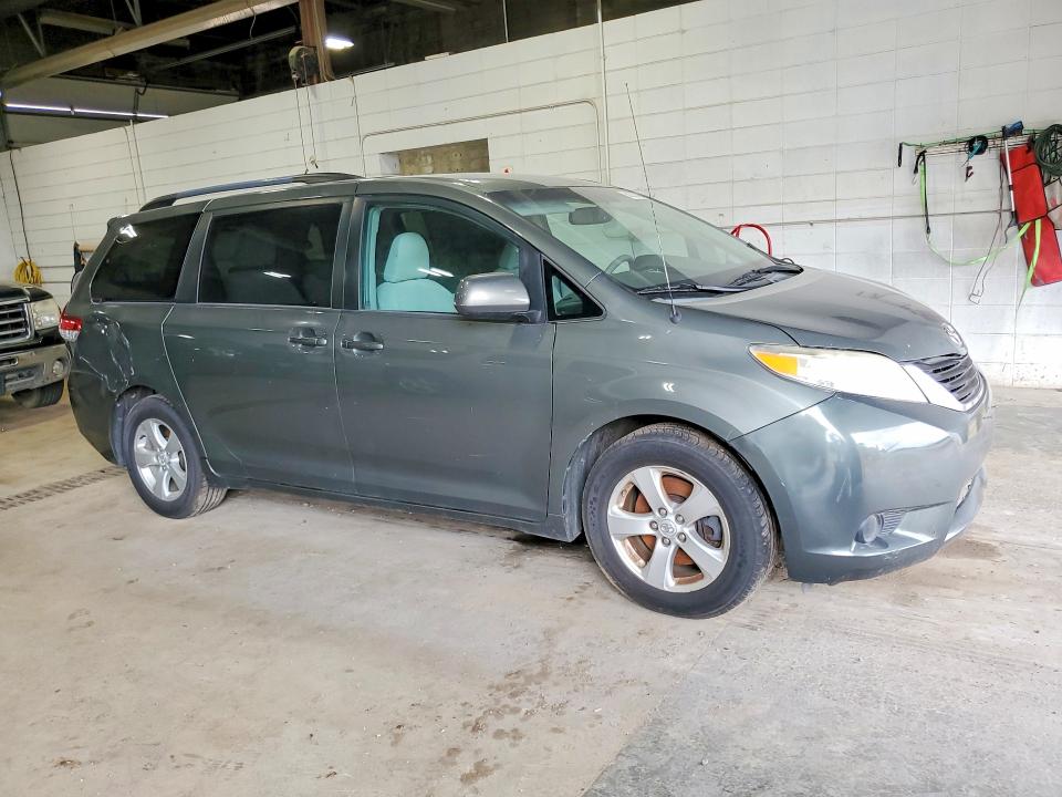 59222286 :رقم المزاد ، 5TDKK3DC2CS192953 vin ، 2012 Toyota Sienna مزاد بيع