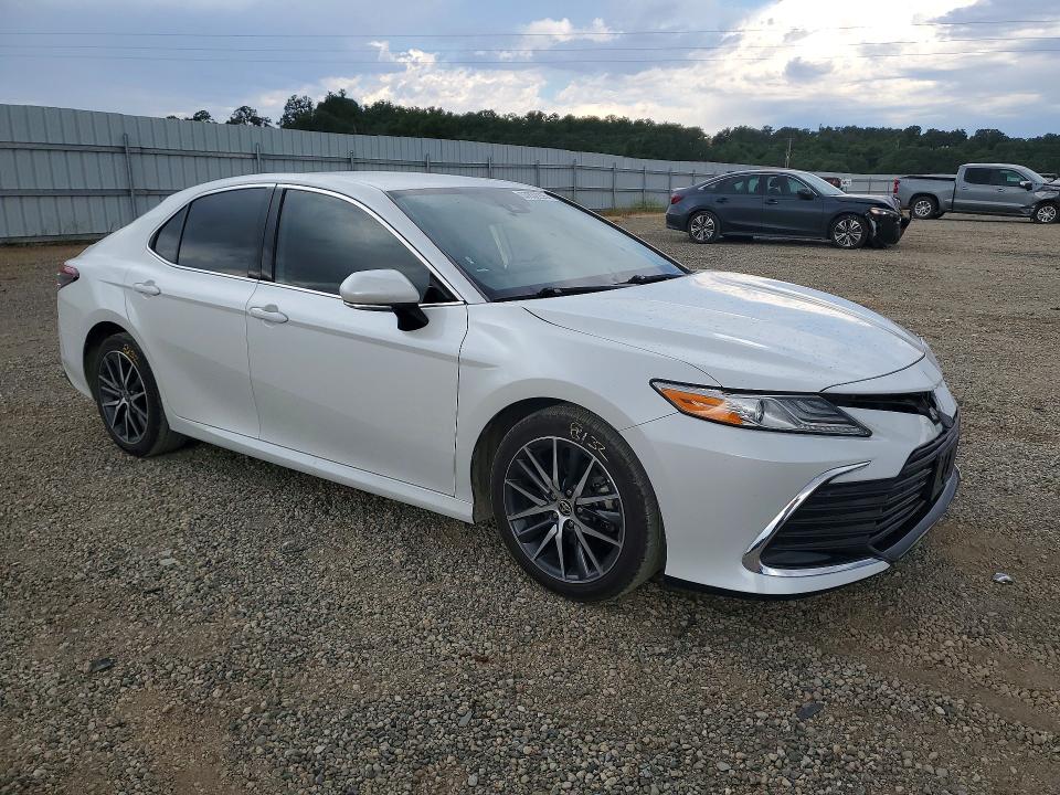 2021 Toyota Camry მანქანა იყიდება აუქციონზე, vin: 4T1F11AK0MU449573, აუქციონის ნომერი: 57832226
