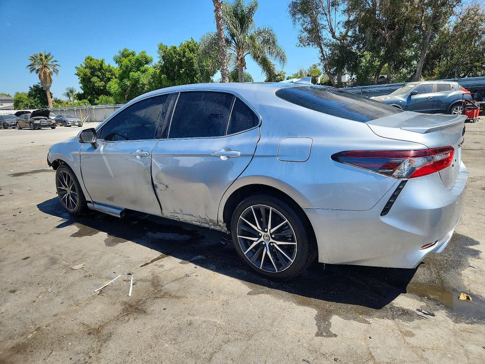 Auction sale of the 2022 Toyota Camry, vin: 4T1G11AK9NU697598, lot number: 57961666