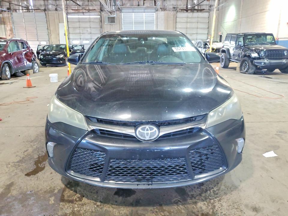 2015 Toyota Camry მანქანა იყიდება აუქციონზე, vin: 4T1BK1FK7FU560046, აუქციონის ნომერი: 55733326