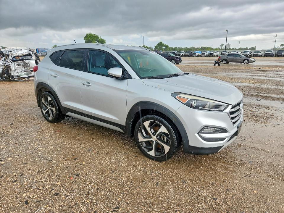 Продаж на аукціоні авто 2017 Hyundai Tucson, vin: KM8J33A2XHU521174, номер лоту: 55992556