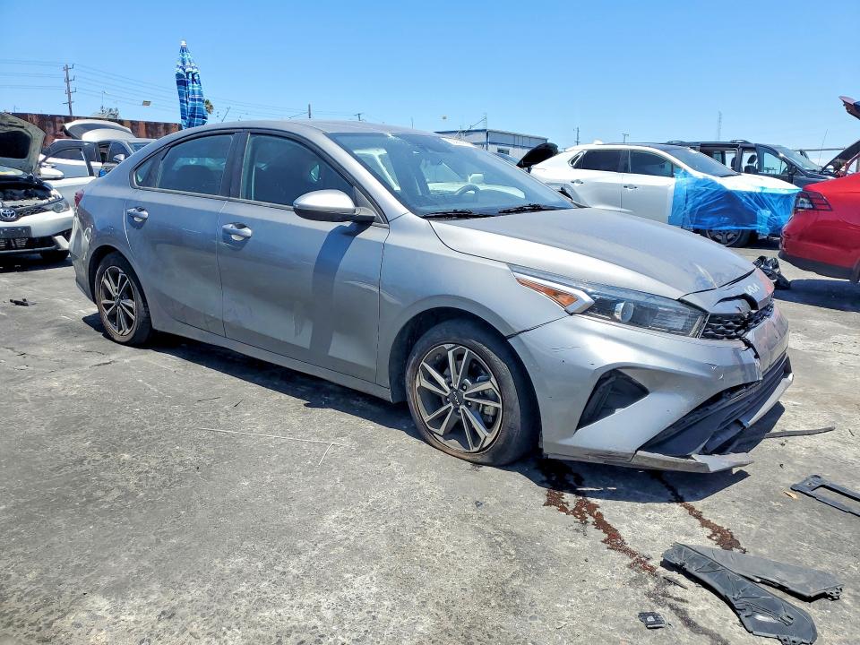 56369766 :رقم المزاد ، 3KPF24AD6NE434497 vin ، 2022 Kia Forte مزاد بيع