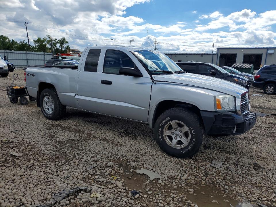 2005 Dodge Dakota მანქანა იყიდება აუქციონზე, vin: 1D7HW42K15S295733, აუქციონის ნომერი: 57424046