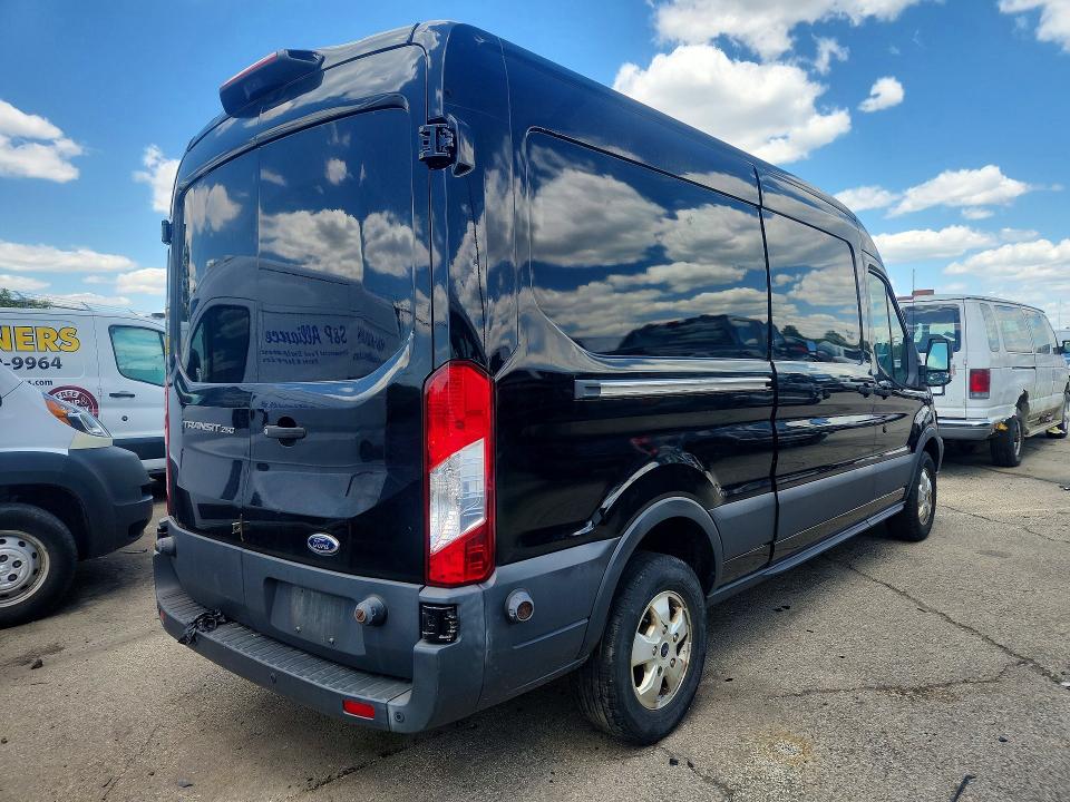 48338676 :رقم المزاد ، 1FTYR2CM1JKB37652 vin ، 2018 Ford Transit مزاد بيع