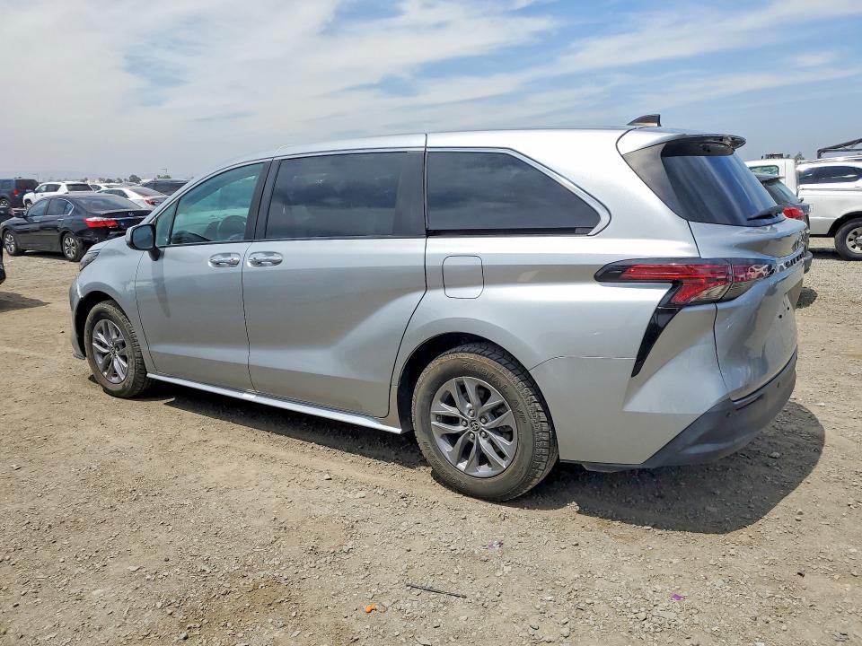 57083916 :رقم المزاد ، 5TDYRKEC8NS119989 vin ، 2022 Toyota Sienna مزاد بيع