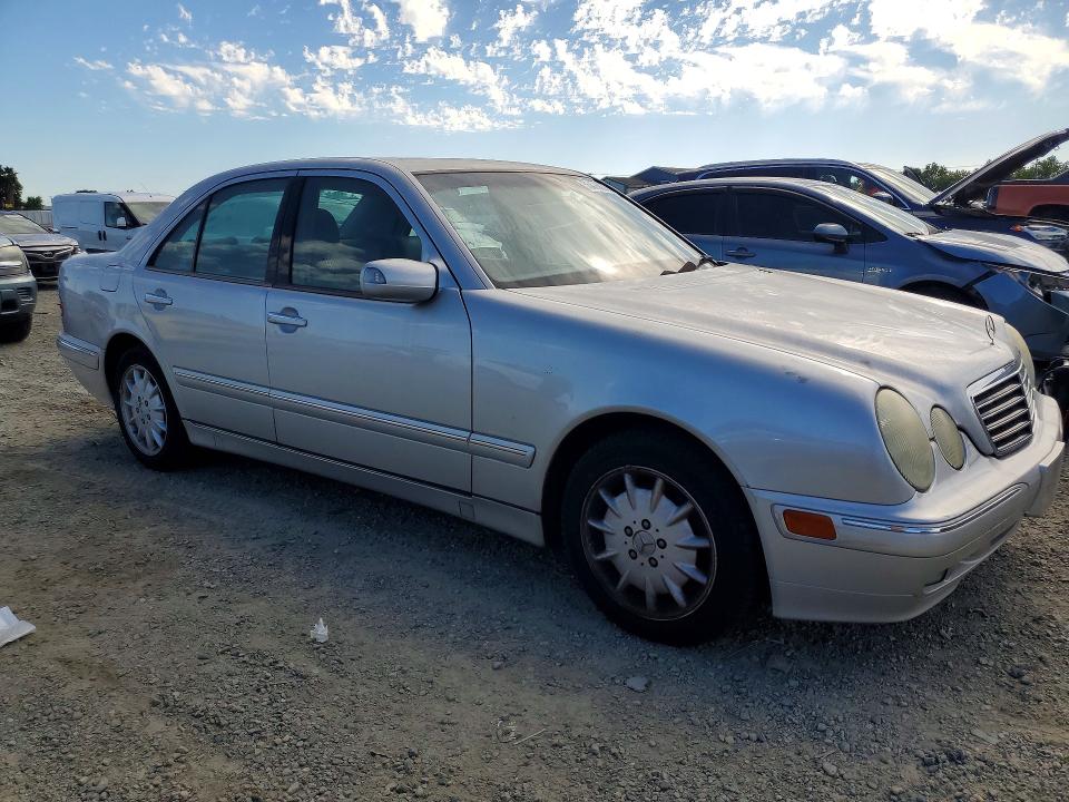 2001 Mercedes-benz E მანქანა იყიდება აუქციონზე, vin: WDBJF65J71B172327, აუქციონის ნომერი: 55476436
